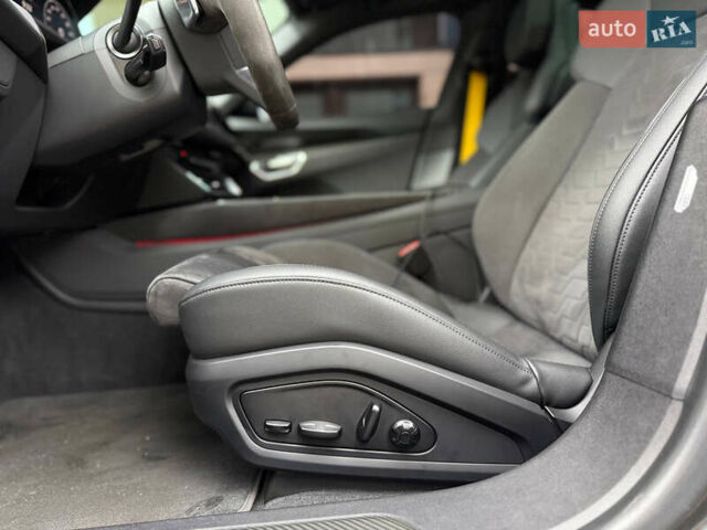 Сірий Ауді RS e-tron GT, об'ємом двигуна 0 л та пробігом 45 тис. км за 56000 $, фото 13 на Automoto.ua