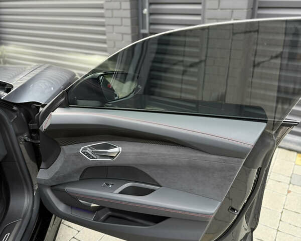 Ауді RS e-tron GT 2021 у Коломые на Automoto.ua Сірий Ауді RS e-tron GT, об'ємом двигуна 0 л та пробігом 58 тис. км за 58000 $, фото 18 на Automoto.ua