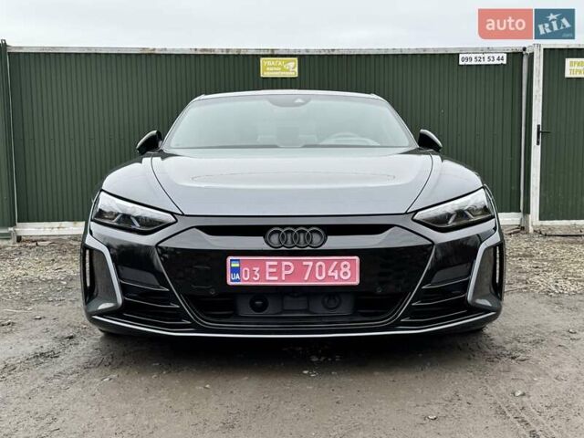 Серый Ауди RS e-tron GT, объемом двигателя 0 л и пробегом 48 тыс. км за 65500 $, фото 2 на Automoto.ua