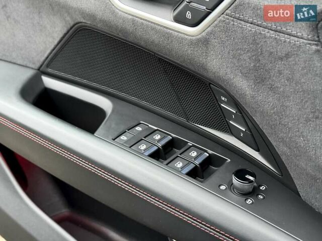 Серый Ауди RS e-tron GT, объемом двигателя 0 л и пробегом 48 тыс. км за 67700 $, фото 25 на Automoto.ua