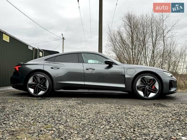 Серый Ауди RS e-tron GT, объемом двигателя 0 л и пробегом 48 тыс. км за 67700 $, фото 6 на Automoto.ua