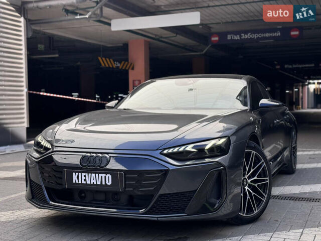 Серый Ауди RS e-tron GT, объемом двигателя 0 л и пробегом 21 тыс. км за 62000 $, фото 1 на Automoto.ua
