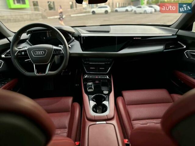 Сірий Ауді RS e-tron GT, об'ємом двигуна 0 л та пробігом 46 тис. км за 69900 $, фото 49 на Automoto.ua