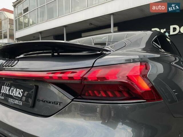 Сірий Ауді RS e-tron GT, об'ємом двигуна 0 л та пробігом 51 тис. км за 71900 $, фото 33 на Automoto.ua