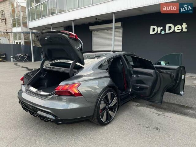 Сірий Ауді RS e-tron GT, об'ємом двигуна 0 л та пробігом 51 тис. км за 71900 $, фото 90 на Automoto.ua