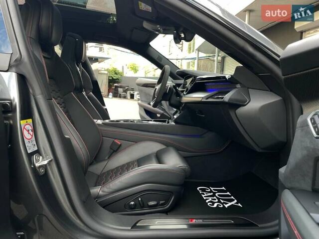 Сірий Ауді RS e-tron GT, об'ємом двигуна 0 л та пробігом 51 тис. км за 71900 $, фото 45 на Automoto.ua