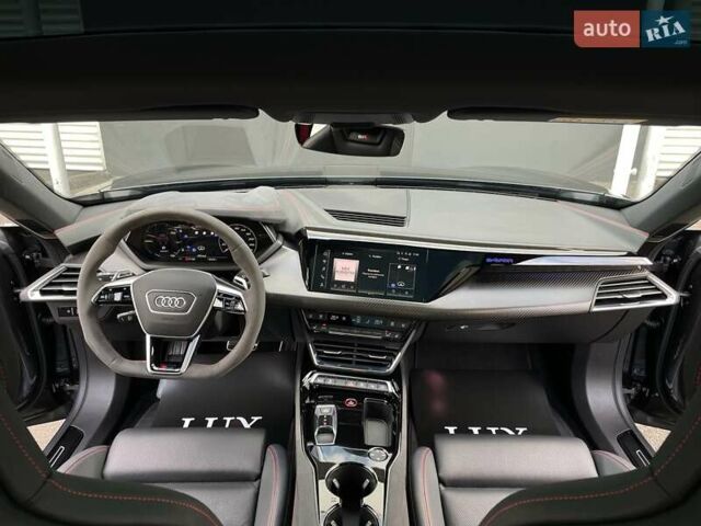 Сірий Ауді RS e-tron GT, об'ємом двигуна 0 л та пробігом 51 тис. км за 71900 $, фото 40 на Automoto.ua