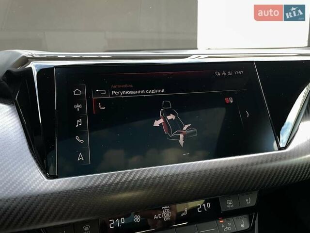 Сірий Ауді RS e-tron GT, об'ємом двигуна 0 л та пробігом 51 тис. км за 71900 $, фото 71 на Automoto.ua