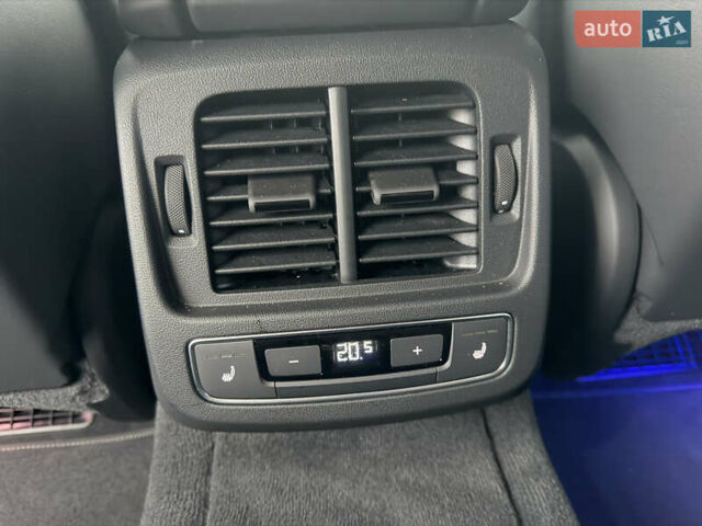 Серый Ауди RS e-tron GT, объемом двигателя 0 л и пробегом 39 тыс. км за 69500 $, фото 25 на Automoto.ua