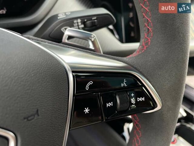 Сірий Ауді RS e-tron GT, об'ємом двигуна 0 л та пробігом 51 тис. км за 71900 $, фото 58 на Automoto.ua