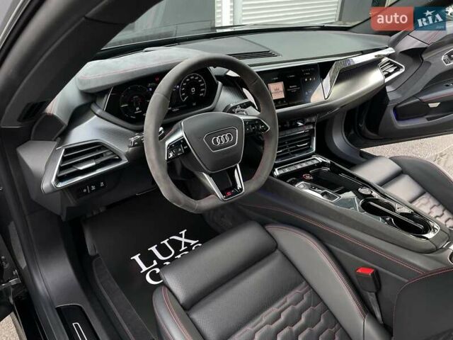 Сірий Ауді RS e-tron GT, об'ємом двигуна 0 л та пробігом 51 тис. км за 71900 $, фото 39 на Automoto.ua
