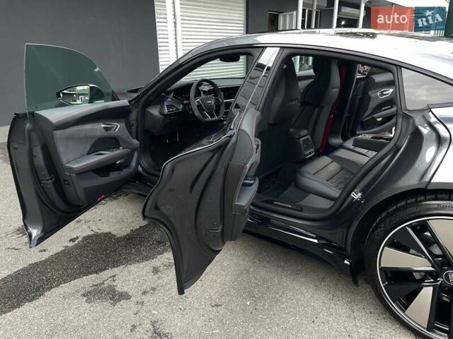 Сірий Ауді RS e-tron GT, об'ємом двигуна 0 л та пробігом 51 тис. км за 71900 $, фото 86 на Automoto.ua