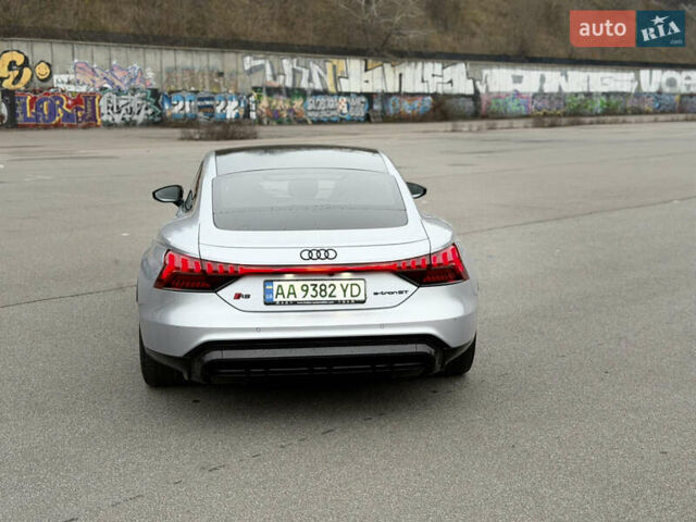 Серый Ауди RS e-tron GT, объемом двигателя 0 л и пробегом 39 тыс. км за 69500 $, фото 7 на Automoto.ua