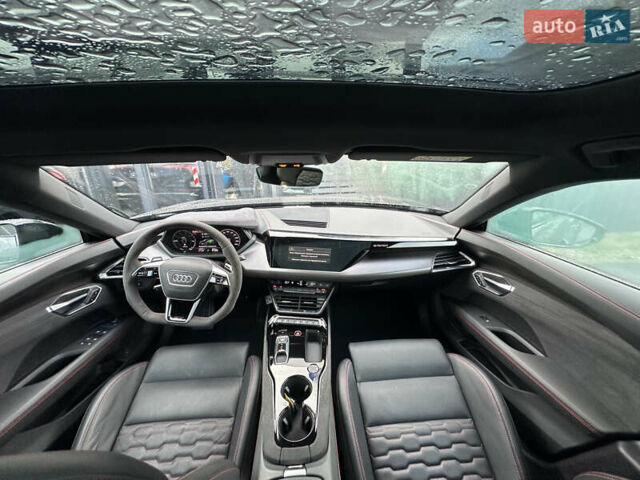 Сірий Ауді RS e-tron GT, об'ємом двигуна 0 л та пробігом 34 тис. км за 73800 $, фото 20 на Automoto.ua