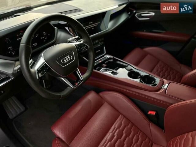 Сірий Ауді RS e-tron GT, об'ємом двигуна 0 л та пробігом 46 тис. км за 69900 $, фото 32 на Automoto.ua