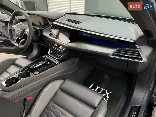 Сірий Ауді RS e-tron GT, об'ємом двигуна 0 л та пробігом 51 тис. км за 71900 $, фото 43 на Automoto.ua