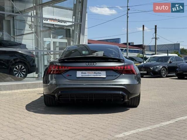 Серый Ауди RS e-tron GT, объемом двигателя 0 л и пробегом 51 тыс. км за 68490 $, фото 8 на Automoto.ua