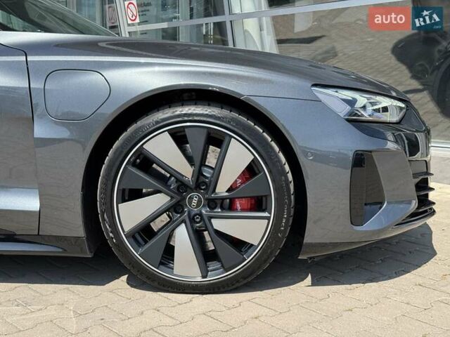 Серый Ауди RS e-tron GT, объемом двигателя 0 л и пробегом 51 тыс. км за 68490 $, фото 12 на Automoto.ua