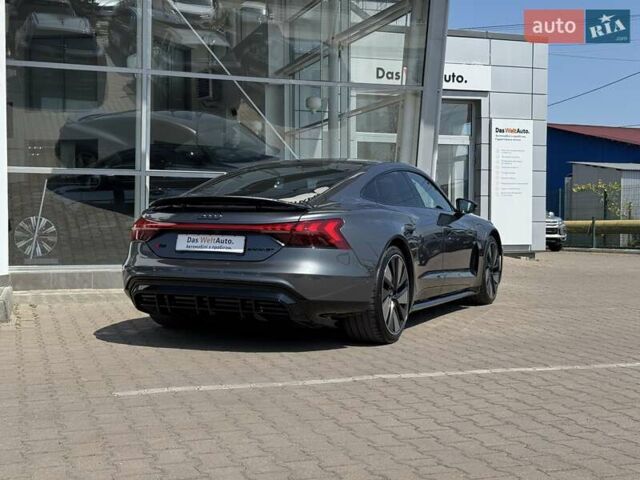 Серый Ауди RS e-tron GT, объемом двигателя 0 л и пробегом 51 тыс. км за 68490 $, фото 7 на Automoto.ua