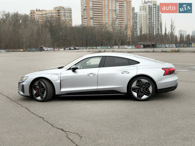 Серый Ауди RS e-tron GT, объемом двигателя 0 л и пробегом 39 тыс. км за 69500 $, фото 3 на Automoto.ua