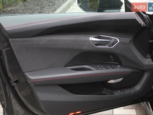 Сірий Ауді RS e-tron GT, об'ємом двигуна 0 л та пробігом 42 тис. км за 69800 $, фото 19 на Automoto.ua