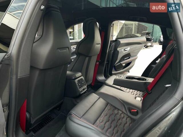Сірий Ауді RS e-tron GT, об'ємом двигуна 0 л та пробігом 51 тис. км за 71900 $, фото 82 на Automoto.ua
