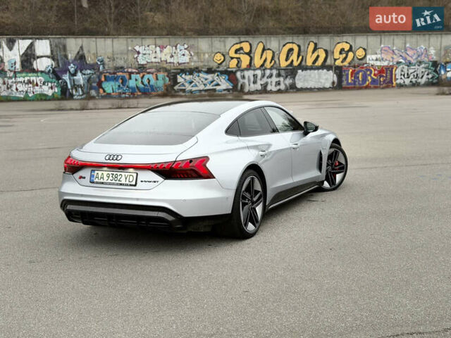 Серый Ауди RS e-tron GT, объемом двигателя 0 л и пробегом 39 тыс. км за 69500 $, фото 8 на Automoto.ua