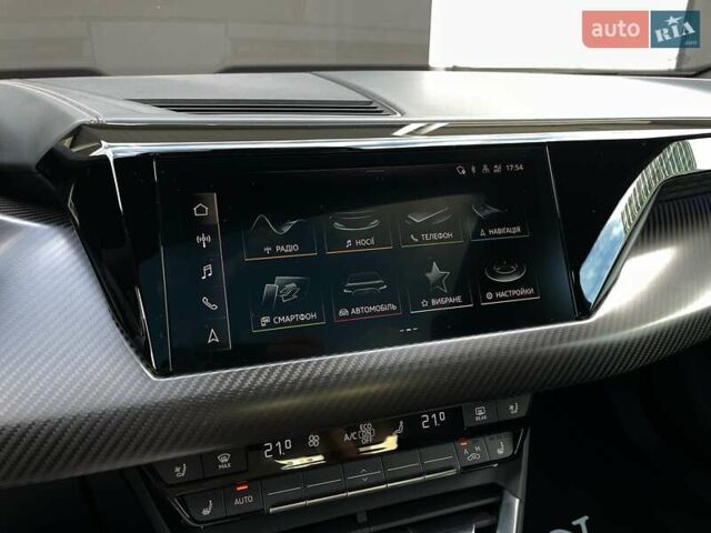 Сірий Ауді RS e-tron GT, об'ємом двигуна 0 л та пробігом 51 тис. км за 71900 $, фото 66 на Automoto.ua