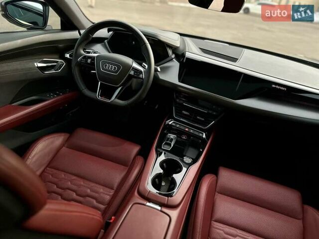 Сірий Ауді RS e-tron GT, об'ємом двигуна 0 л та пробігом 46 тис. км за 74900 $, фото 51 на Automoto.ua