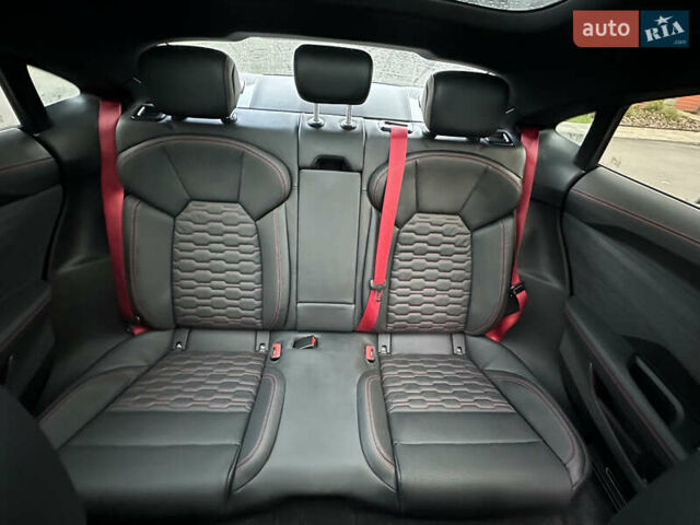 Сірий Ауді RS e-tron GT, об'ємом двигуна 0 л та пробігом 34 тис. км за 73800 $, фото 22 на Automoto.ua