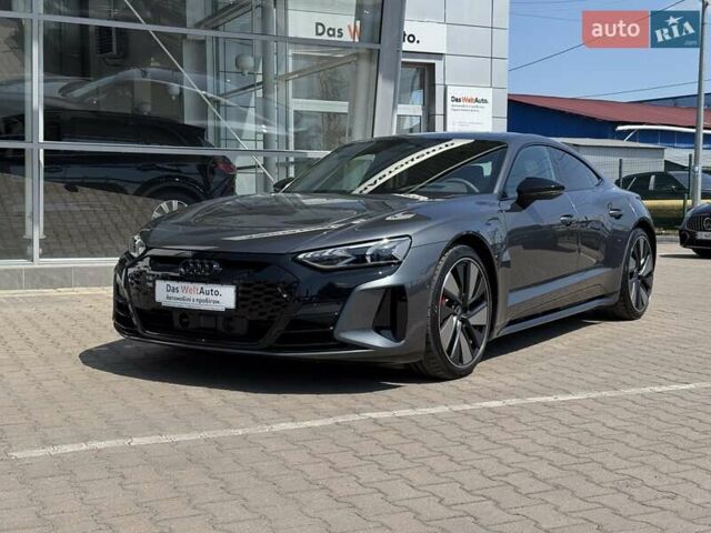 Серый Ауди RS e-tron GT, объемом двигателя 0 л и пробегом 51 тыс. км за 68490 $, фото 1 на Automoto.ua
