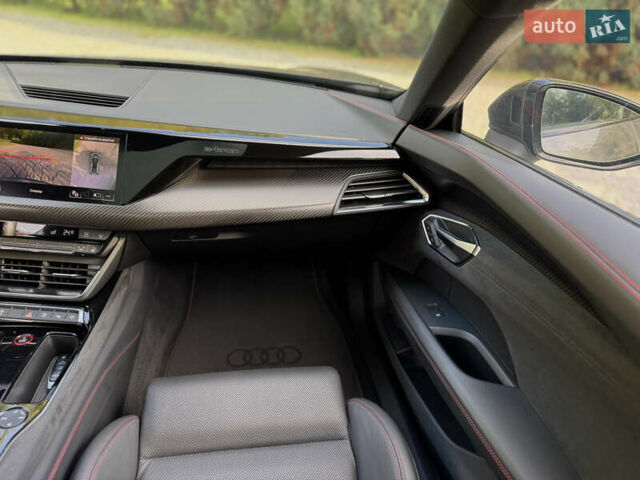 Сірий Ауді RS e-tron GT, об'ємом двигуна 0 л та пробігом 31 тис. км за 80000 $, фото 31 на Automoto.ua