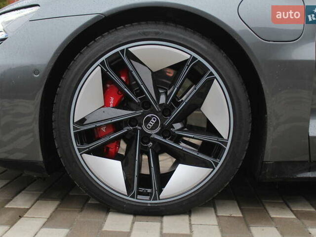 Сірий Ауді RS e-tron GT, об'ємом двигуна 0 л та пробігом 42 тис. км за 69800 $, фото 15 на Automoto.ua