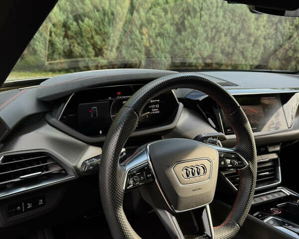 Сірий Ауді RS e-tron GT, об'ємом двигуна 0 л та пробігом 31 тис. км за 80000 $, фото 27 на Automoto.ua