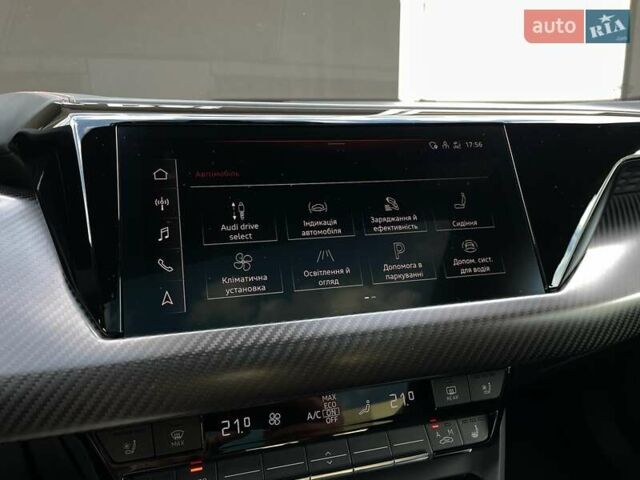 Сірий Ауді RS e-tron GT, об'ємом двигуна 0 л та пробігом 51 тис. км за 71900 $, фото 69 на Automoto.ua