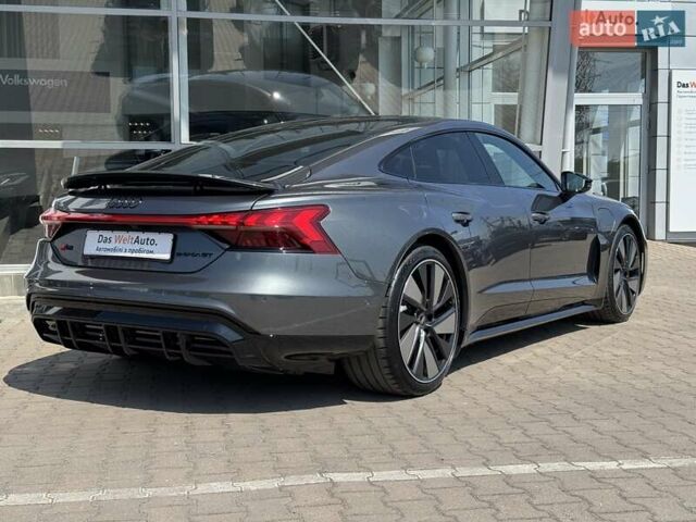 Серый Ауди RS e-tron GT, объемом двигателя 0 л и пробегом 51 тыс. км за 68490 $, фото 6 на Automoto.ua