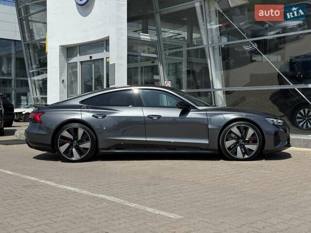 Серый Ауди RS e-tron GT, объемом двигателя 0 л и пробегом 51 тыс. км за 68490 $, фото 5 на Automoto.ua