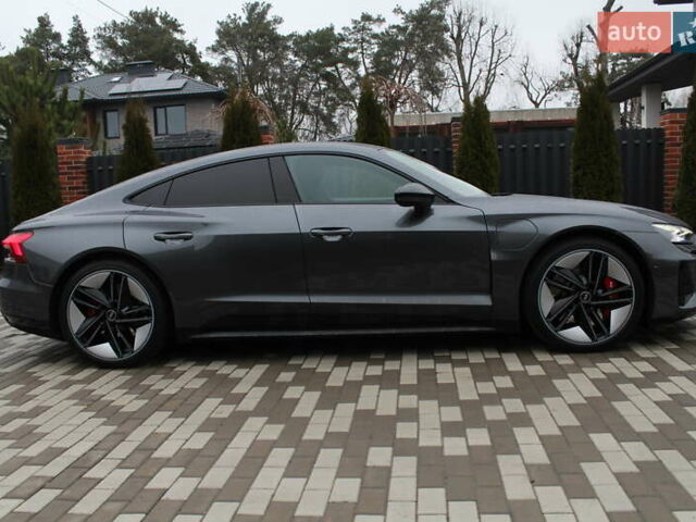 Сірий Ауді RS e-tron GT, об'ємом двигуна 0 л та пробігом 42 тис. км за 69800 $, фото 3 на Automoto.ua