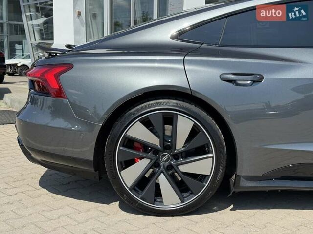 Серый Ауди RS e-tron GT, объемом двигателя 0 л и пробегом 51 тыс. км за 68490 $, фото 13 на Automoto.ua