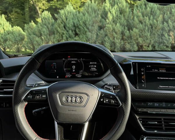 Сірий Ауді RS e-tron GT, об'ємом двигуна 0 л та пробігом 31 тис. км за 80000 $, фото 28 на Automoto.ua