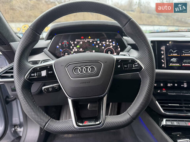 Серый Ауди RS e-tron GT, объемом двигателя 0 л и пробегом 39 тыс. км за 69500 $, фото 17 на Automoto.ua