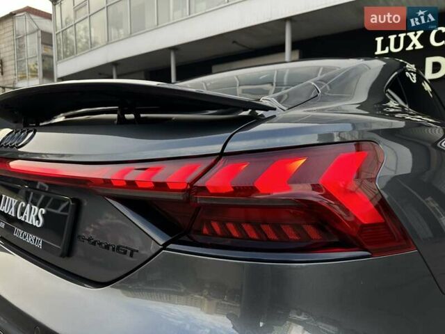 Сірий Ауді RS e-tron GT, об'ємом двигуна 0 л та пробігом 24 тис. км за 79900 $, фото 35 на Automoto.ua