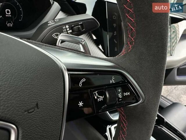 Сірий Ауді RS e-tron GT, об'ємом двигуна 0 л та пробігом 24 тис. км за 79900 $, фото 68 на Automoto.ua