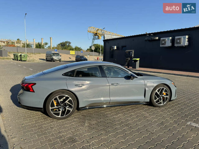 Серый Ауди RS e-tron GT, объемом двигателя 0 л и пробегом 17 тыс. км за 65000 $, фото 2 на Automoto.ua