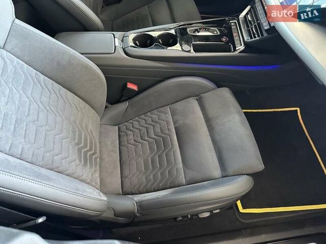 Сірий Ауді RS e-tron GT, об'ємом двигуна 0 л та пробігом 18 тис. км за 72500 $, фото 24 на Automoto.ua