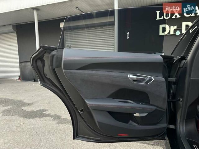 Сірий Ауді RS e-tron GT, об'ємом двигуна 0 л та пробігом 24 тис. км за 79900 $, фото 44 на Automoto.ua