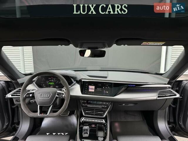 Сірий Ауді RS e-tron GT, об'ємом двигуна 0 л та пробігом 24 тис. км за 79900 $, фото 64 на Automoto.ua