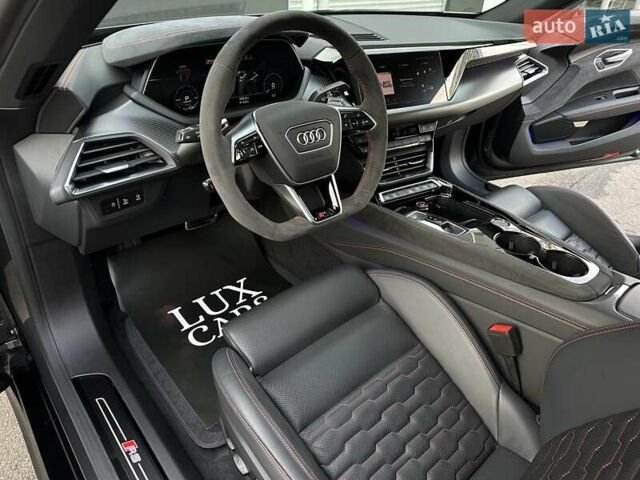 Сірий Ауді RS e-tron GT, об'ємом двигуна 0 л та пробігом 24 тис. км за 79900 $, фото 50 на Automoto.ua