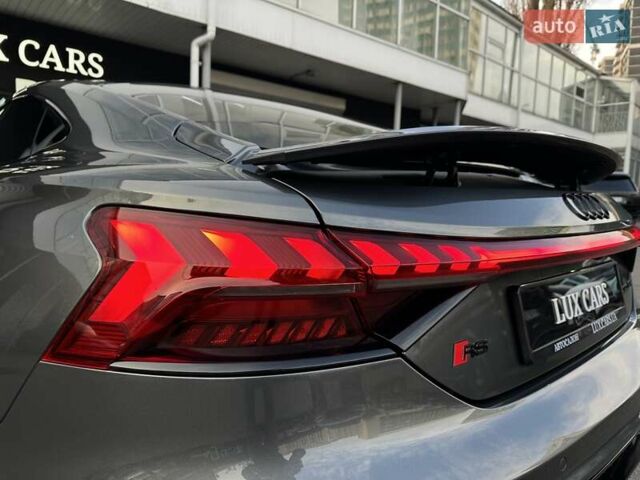 Сірий Ауді RS e-tron GT, об'ємом двигуна 0 л та пробігом 24 тис. км за 79900 $, фото 33 на Automoto.ua
