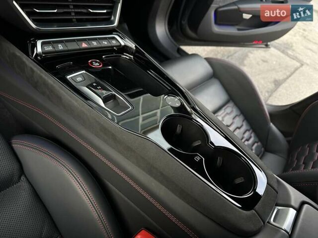 Сірий Ауді RS e-tron GT, об'ємом двигуна 0 л та пробігом 24 тис. км за 79900 $, фото 58 на Automoto.ua